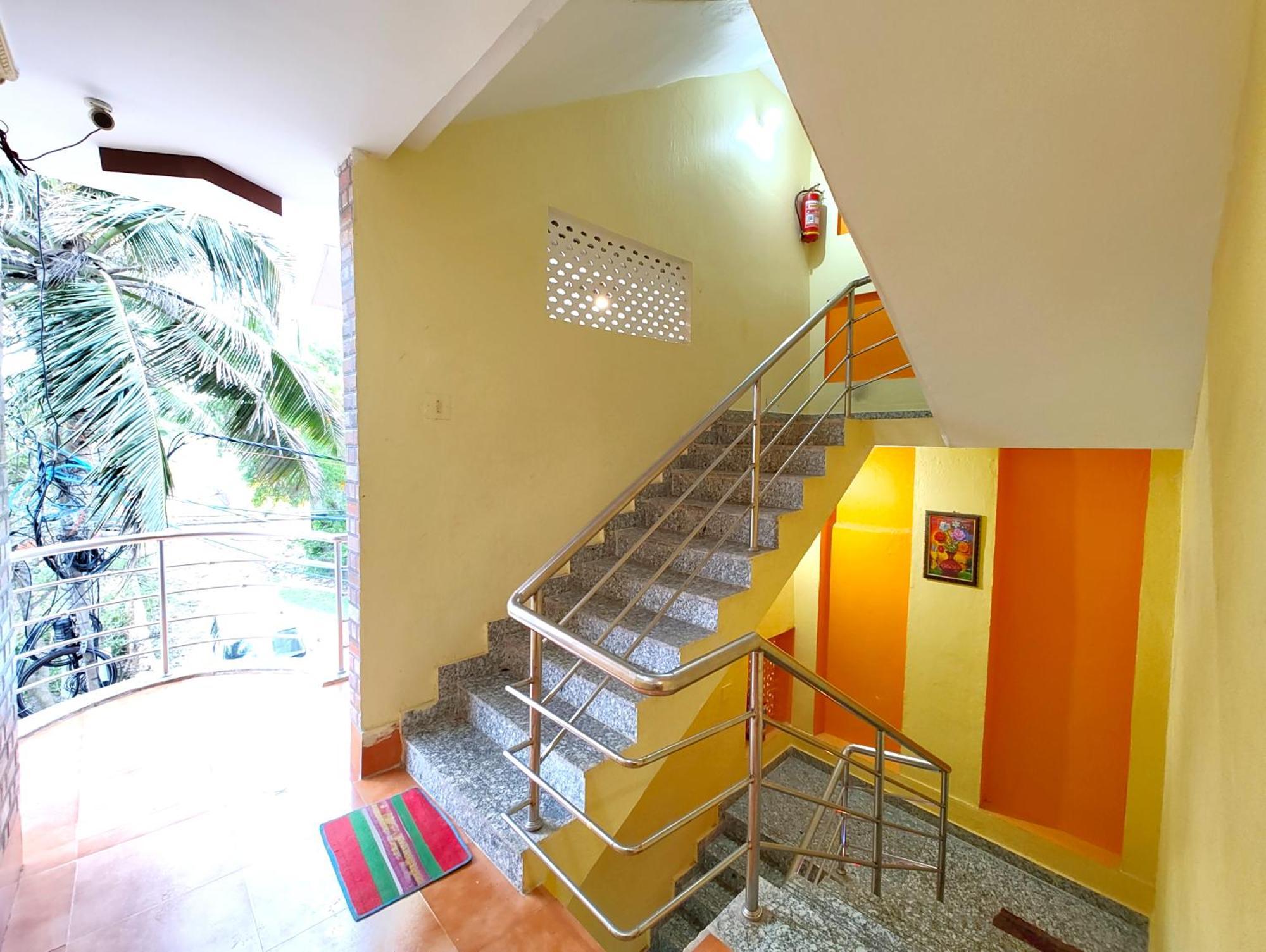 Goroomgo Sahoo Palace Puri - Prime Location Near Sea Beach - Excellent Service With Parking Facilities Exterior foto